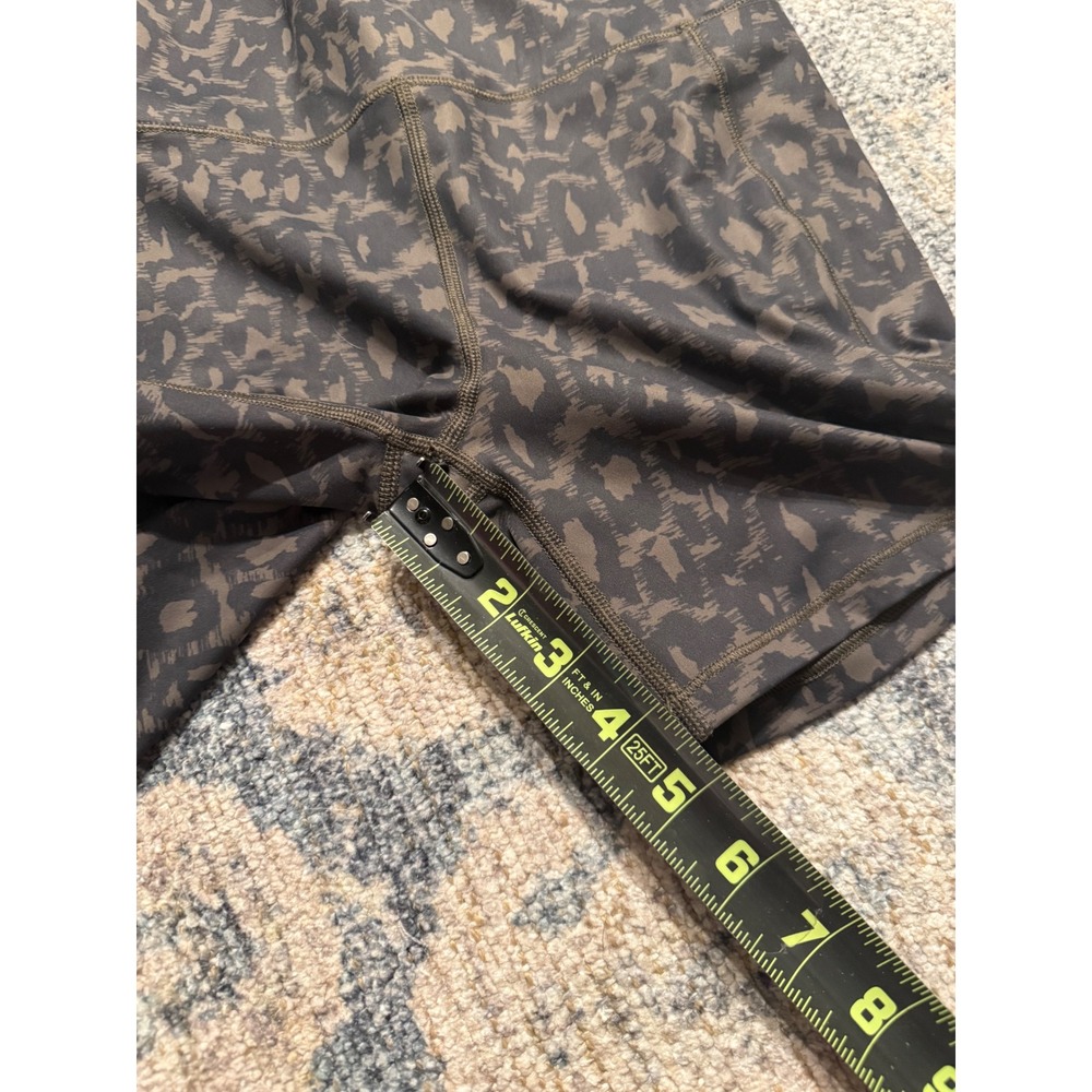 Vuori Studio Pocket Shorts in Cocoa Spots Small Excellent Condition - Picture 6 of 6